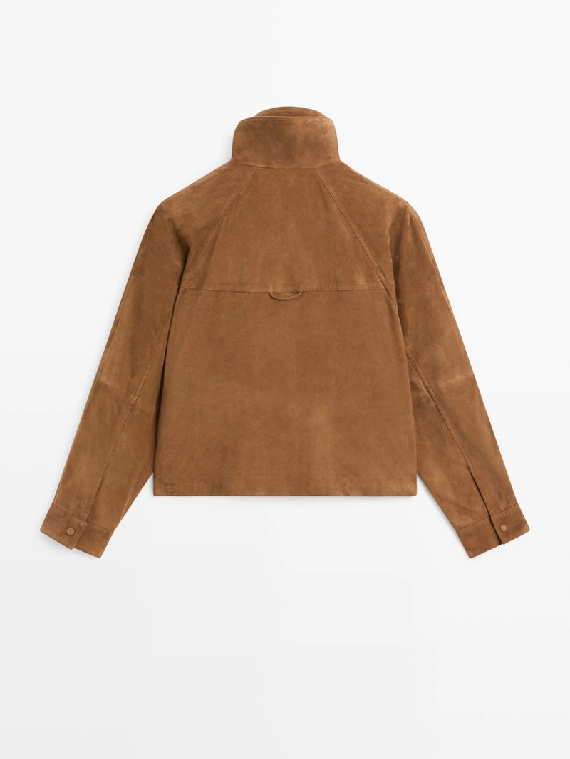 Замшевая куртка с деталями на пуговицах