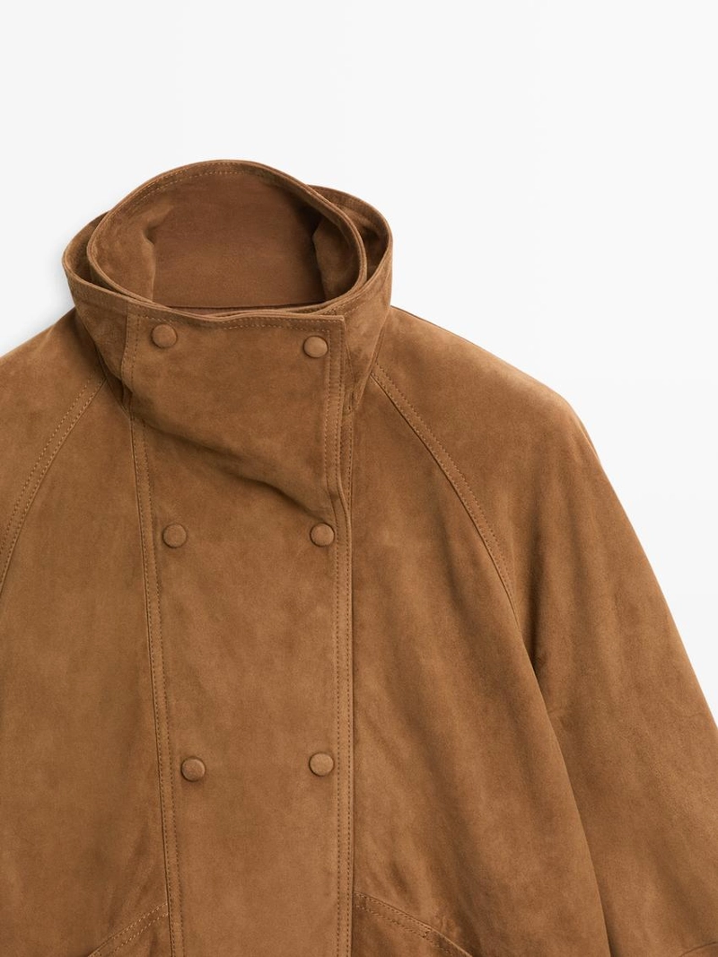 Замшевая куртка с деталями на пуговицах