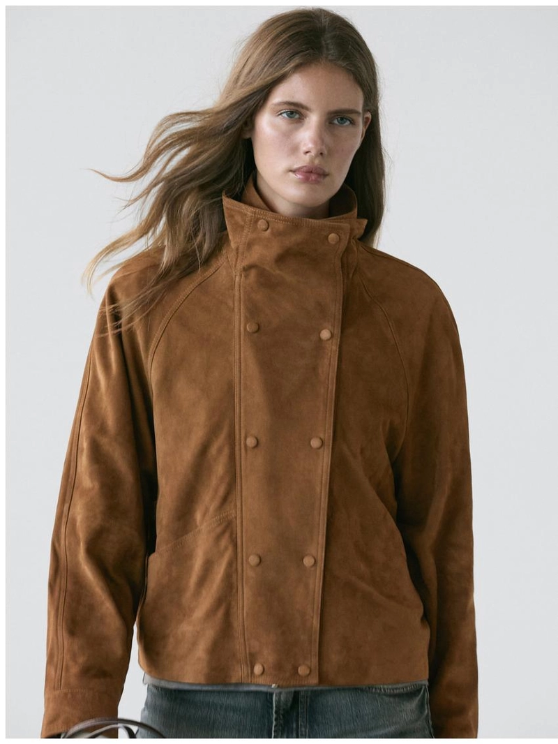 Замшевая куртка с деталями на пуговицах