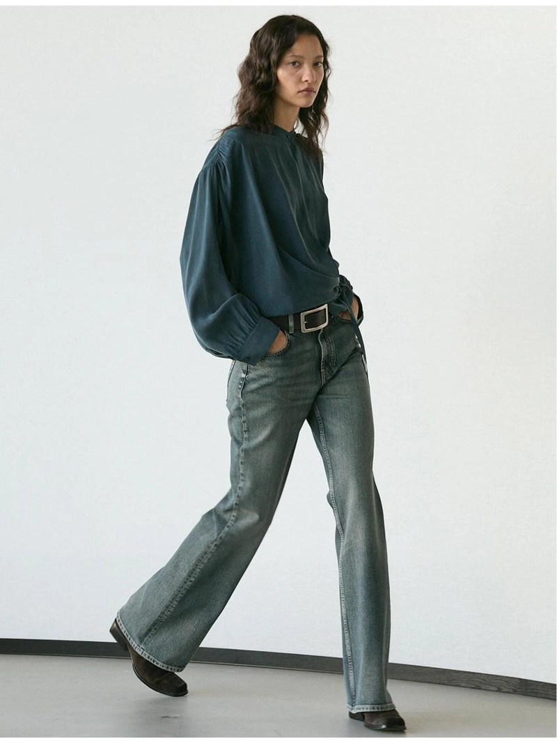 Блузка с запахом и стойкой