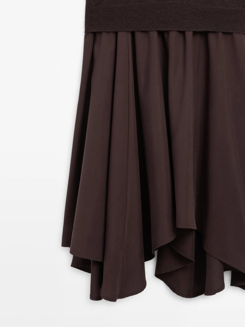 Платье из вязаного полотна с элементами шерсти