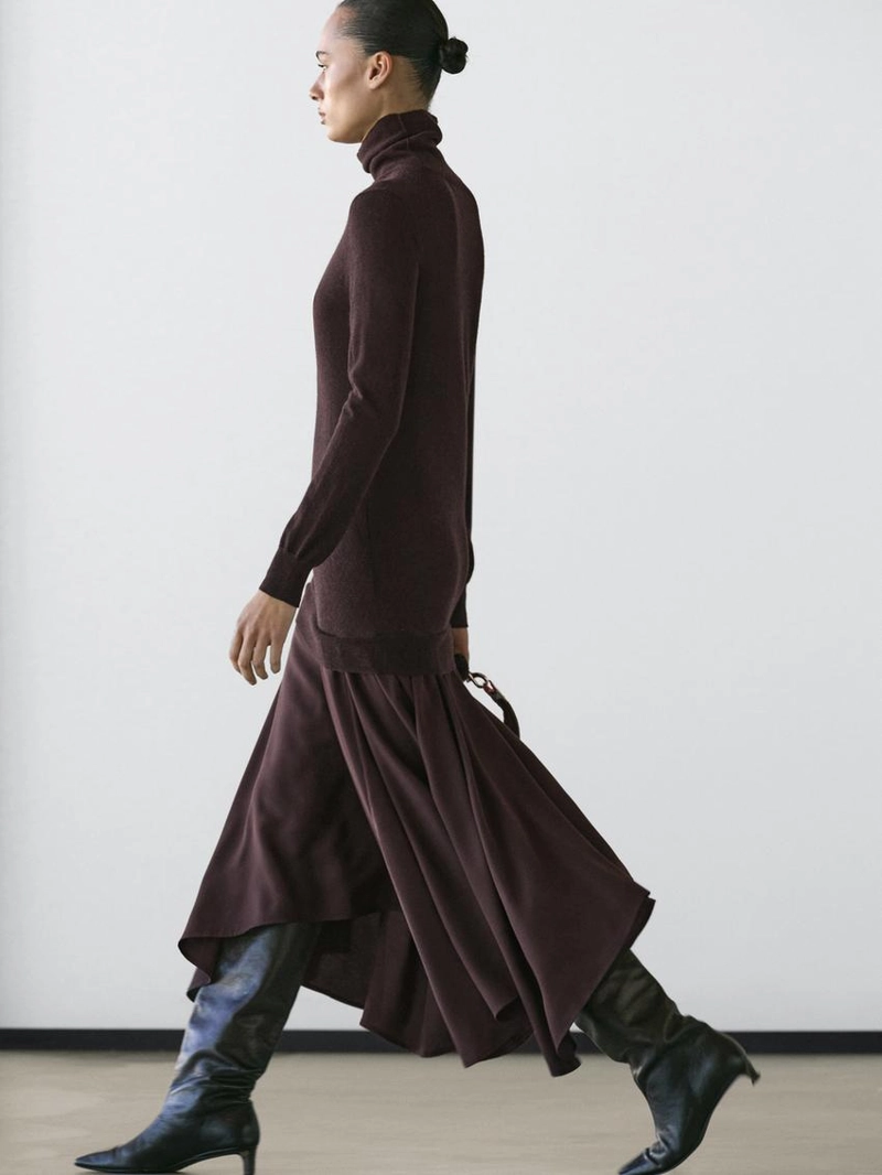 Платье из вязаного полотна с элементами шерсти