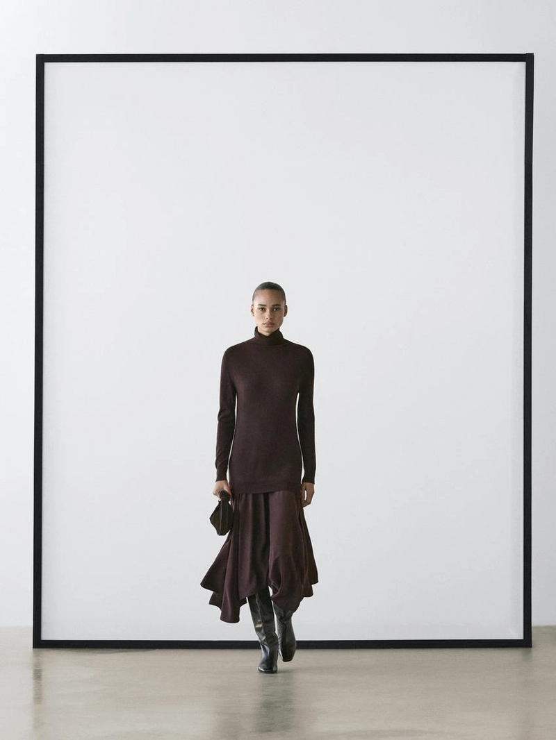 Платье из вязаного полотна с элементами шерсти