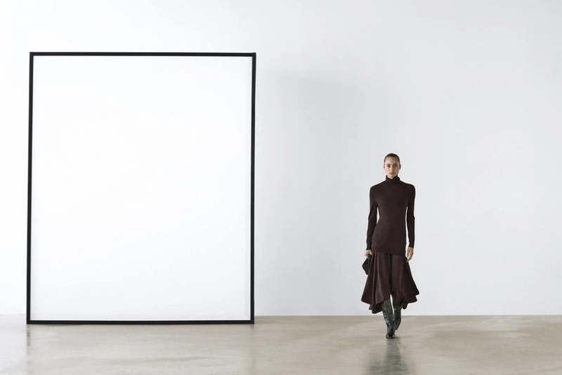 Платье из вязаного полотна с элементами шерсти