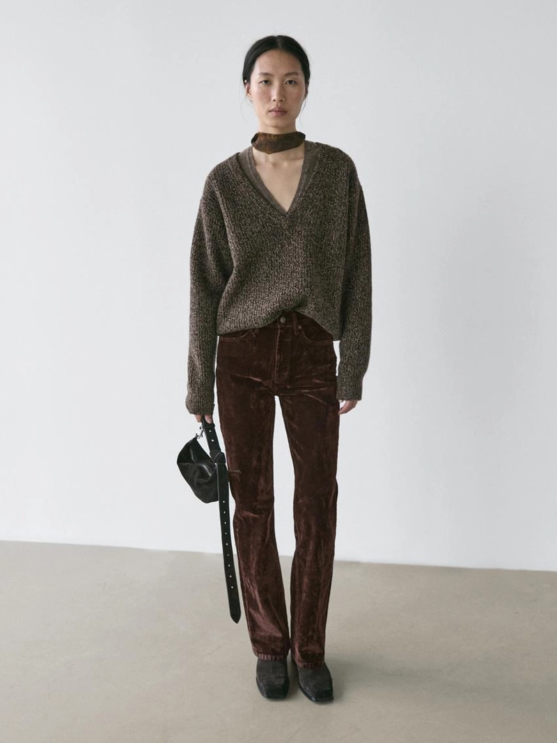 Джинсы прямого кроя с высокой талией и бархатным покрытием