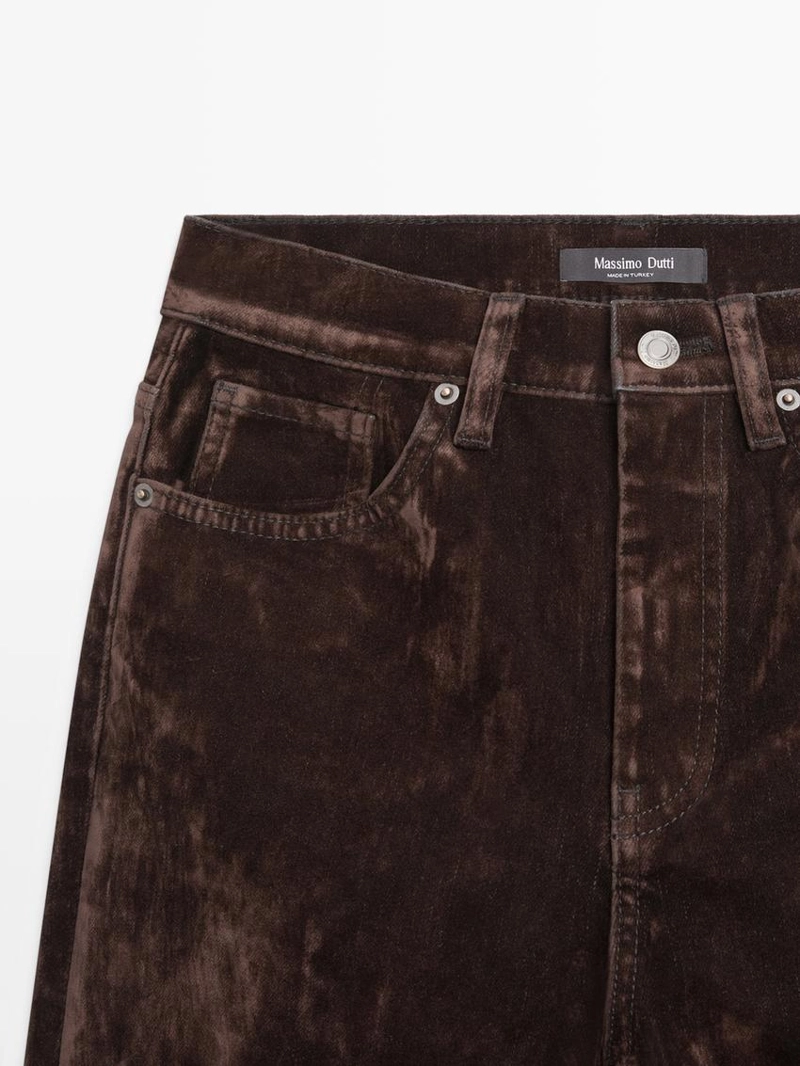 Джинсы прямого кроя с высокой талией и бархатным покрытием