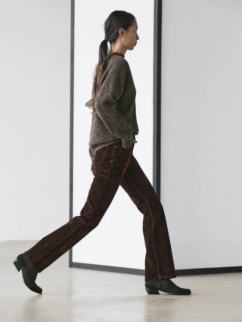 Джинсы прямого кроя с высокой талией и бархатным покрытием