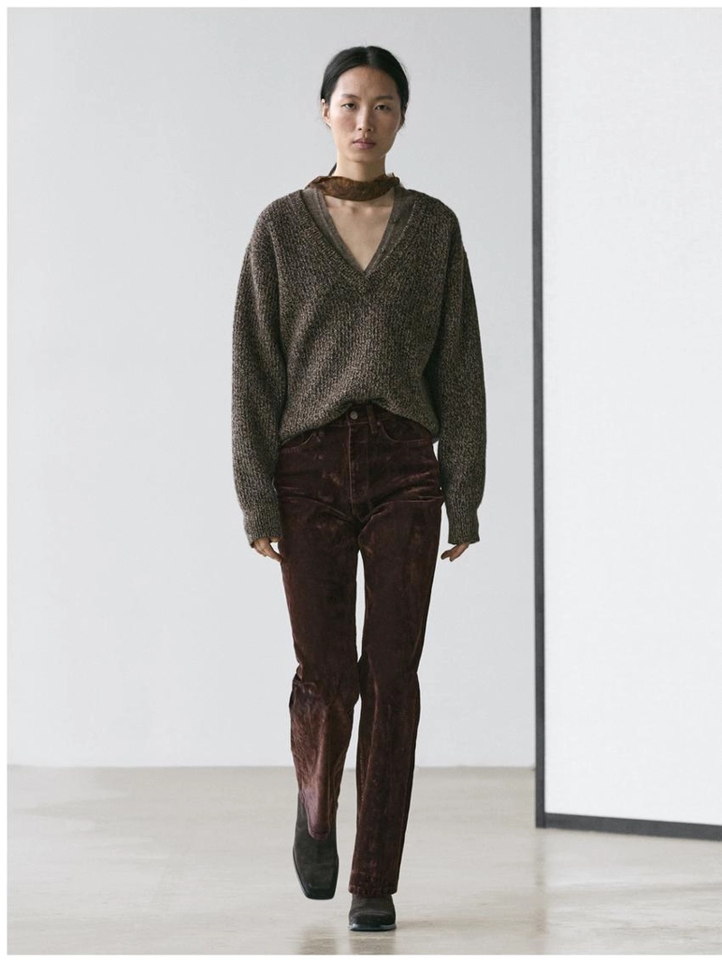 Джинсы прямого кроя с высокой талией и бархатным покрытием