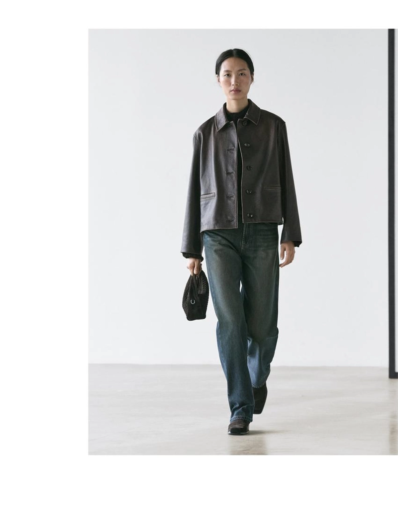 Короткая куртка из натуральной кожи