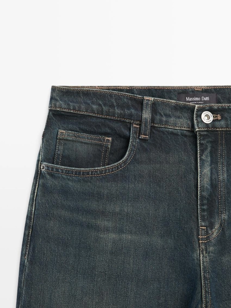 Джинсы с расклешенными штанинами средней посадки