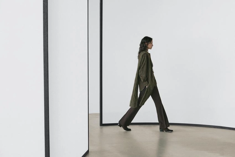 Рубашка из замши с швами