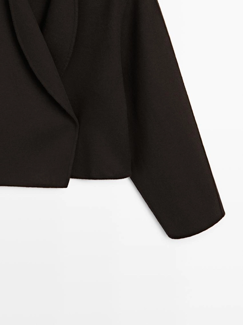 Пальто с округлыми лацканами