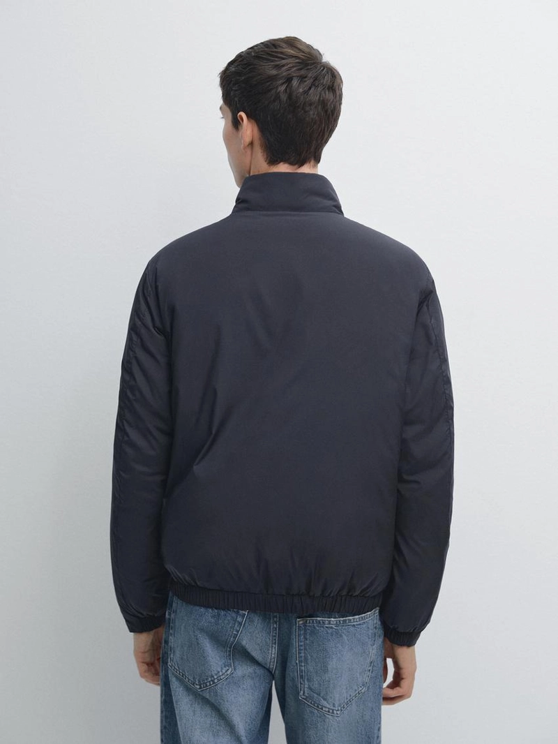 Пуховик с водоотталкивающим покрытием из ультралегкого пухово-перьевого смеси