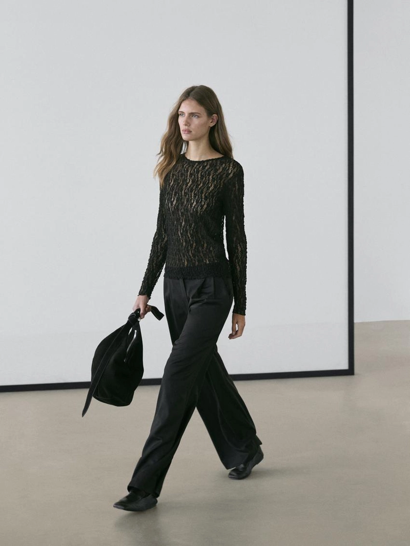 Топ с открытой вязкой, длинными рукавами и кружевом