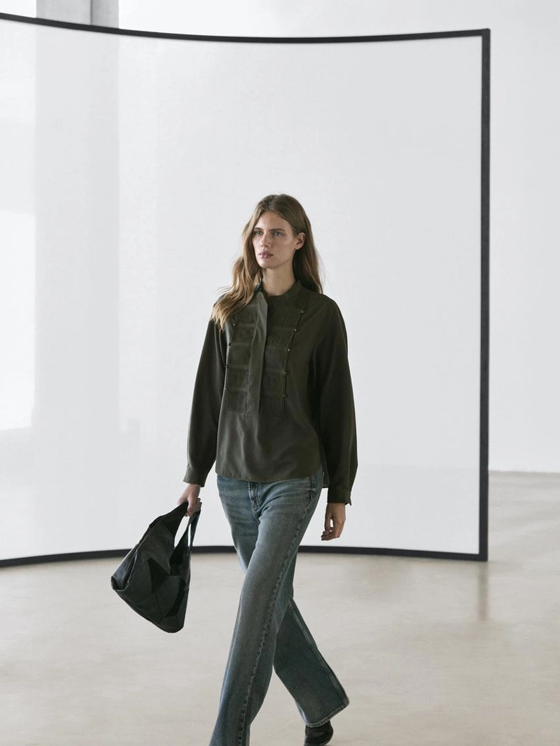 Рубашка с застежкой на пуговицы и стойкой воротником