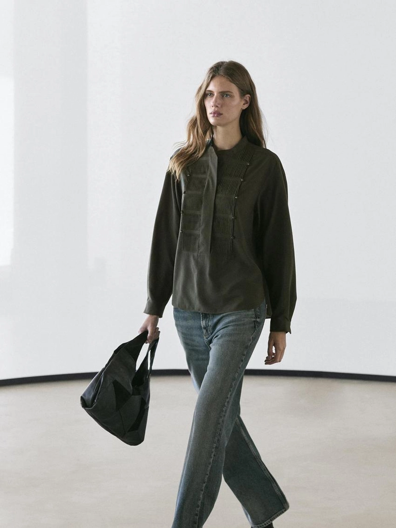 Рубашка с застежкой на пуговицы и стойкой воротником