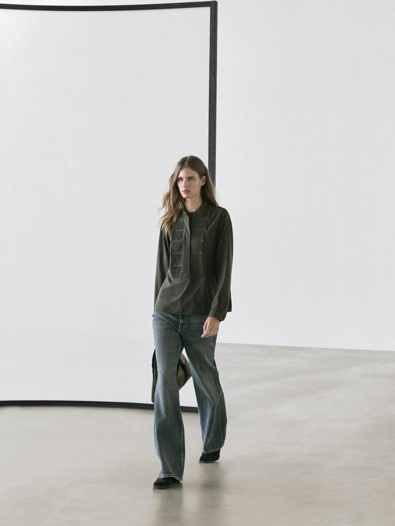 Рубашка с застежкой на пуговицы и стойкой воротником