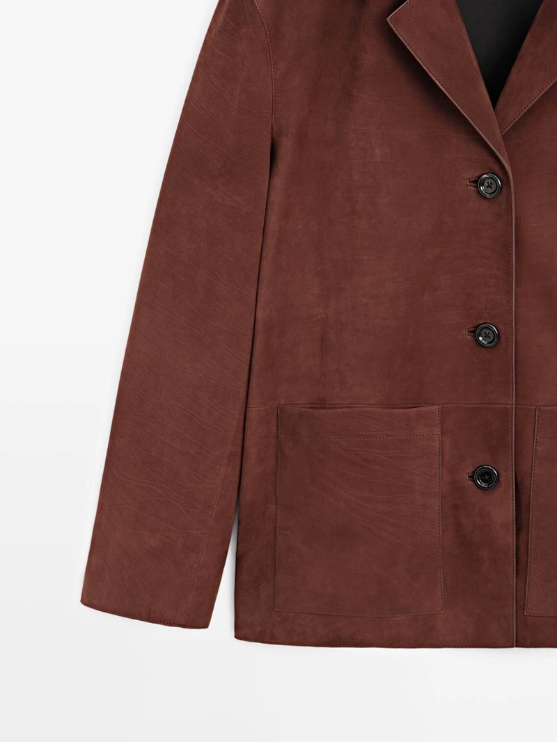 Пиджак с лацканами из замши