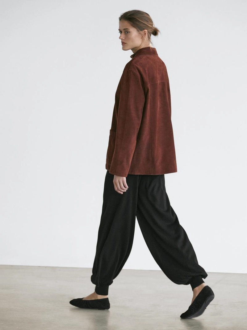 Пиджак с лацканами из замши