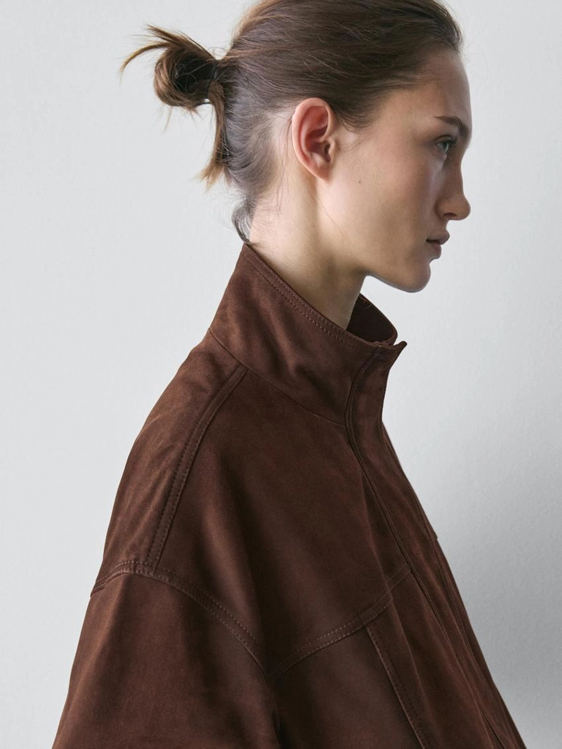 Замшевая бомбер-куртка