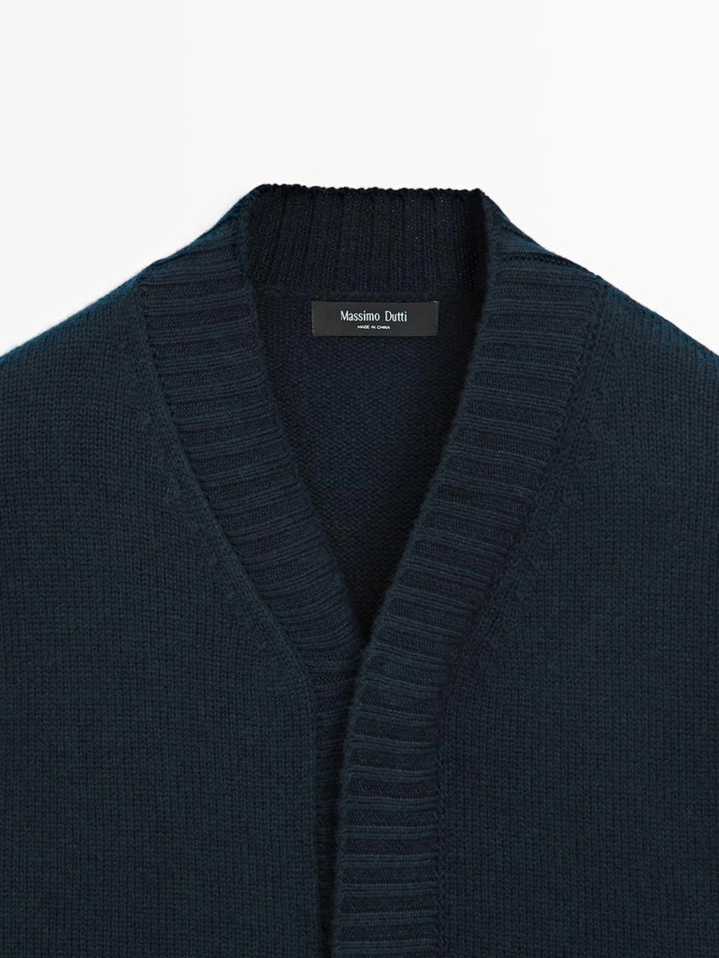 Кардиган с V-образным вырезом из шерстяной смеси