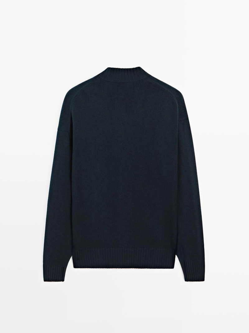 Кардиган с V-образным вырезом из шерстяной смеси