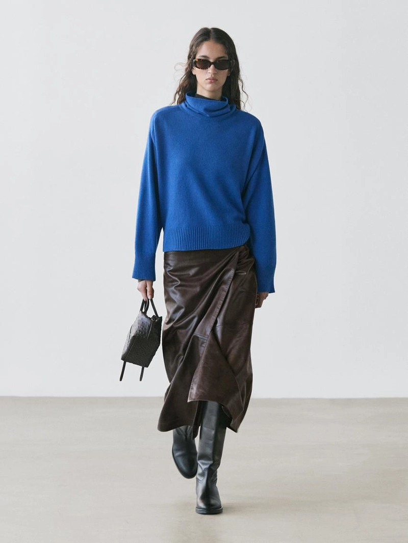 Свитер из шерстяной смеси с высоким воротником