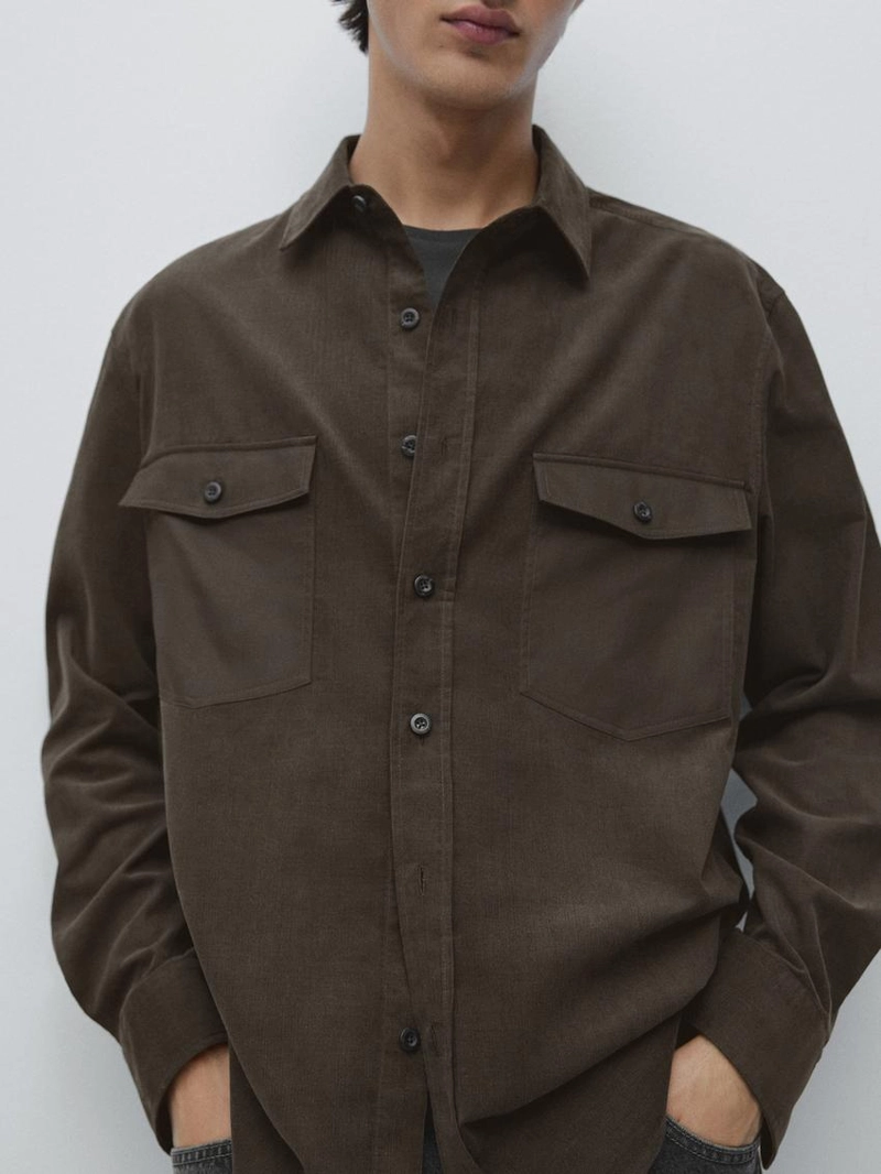 Рубашка из микро-вельвета свободного кроя с контрастными карманами