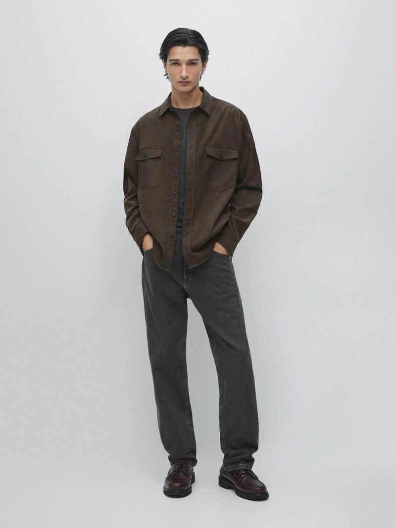 Рубашка из микро-вельвета свободного кроя с контрастными карманами