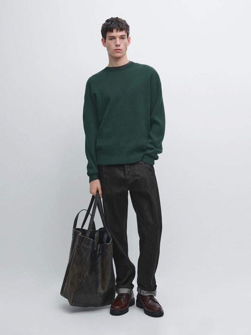 Свитер из 100% шерсти в рубчик