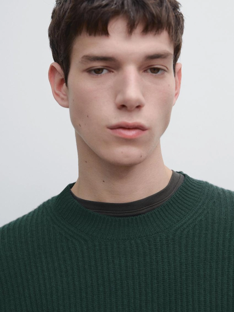 Свитер из 100% шерсти в рубчик