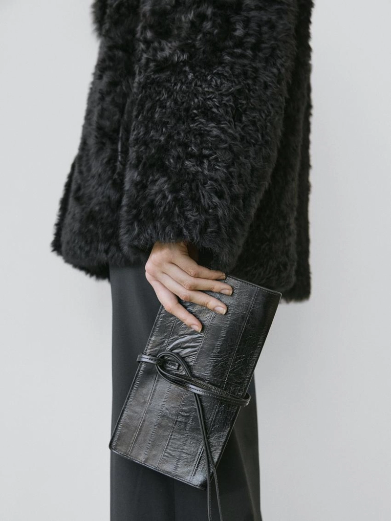 Шуба из овечьей кожи с лацканами - studio