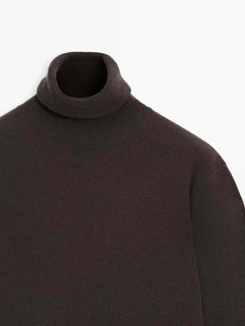 Водолазка из шерсти с высоким воротником
