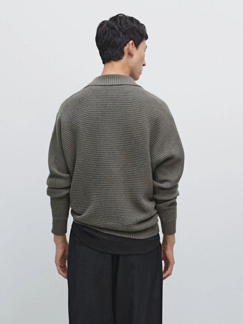 Вязанный свитер с макетным воротником на пуговицах