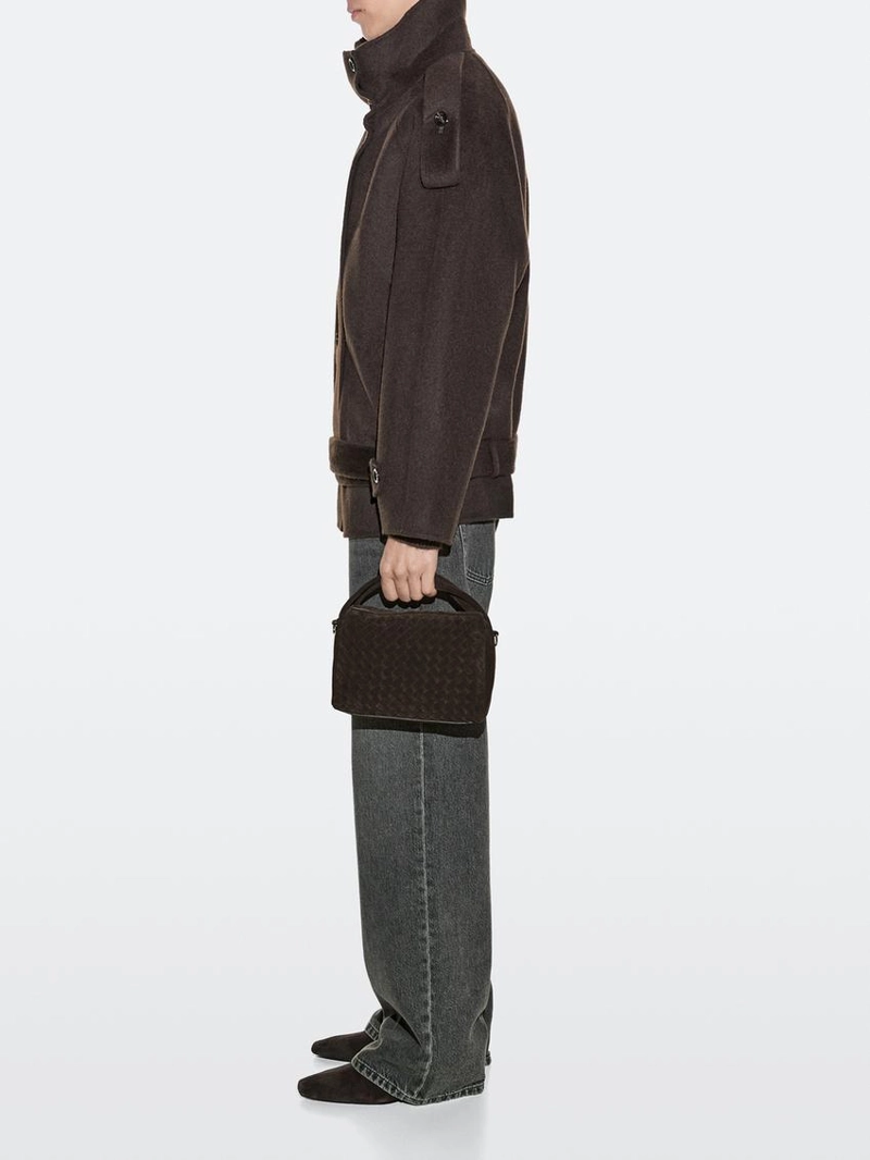 Маленькая плетеная сумка из разделанной кожи