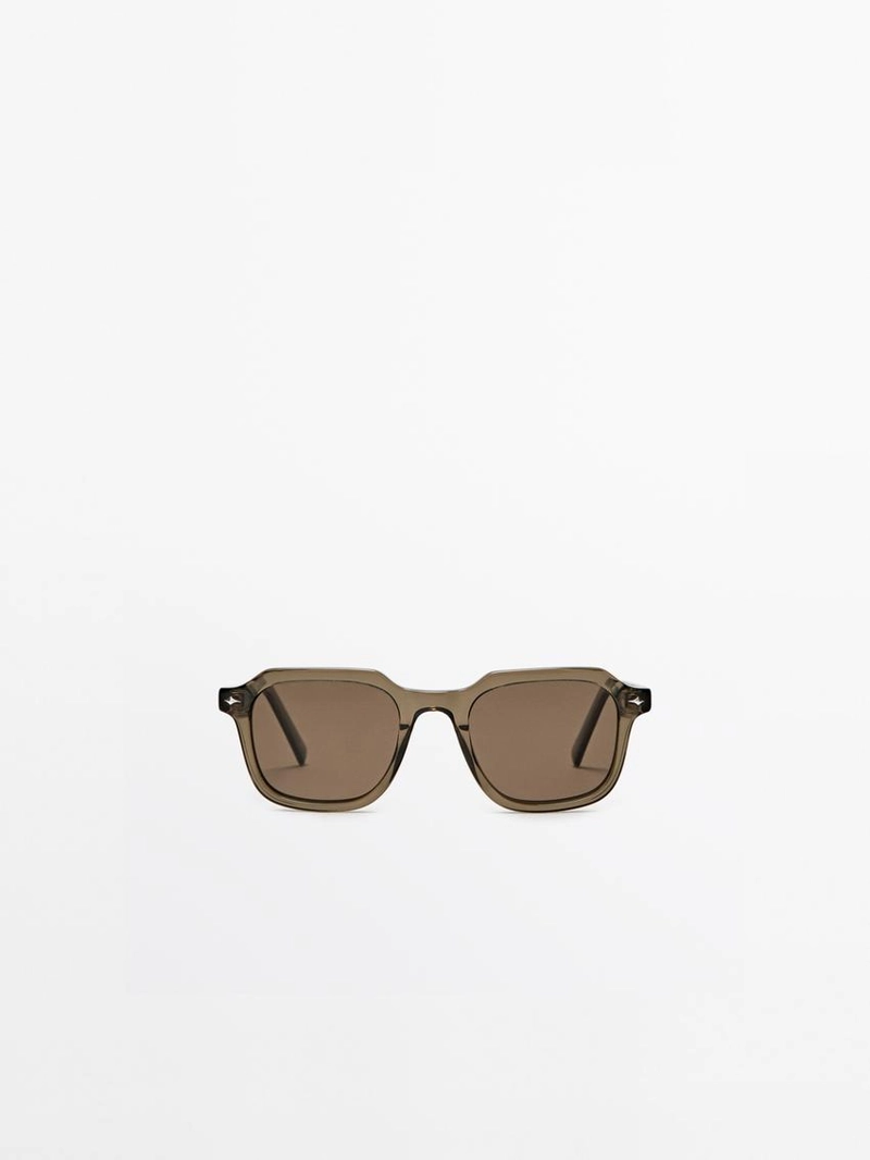 Солнечные очки квадратной формы