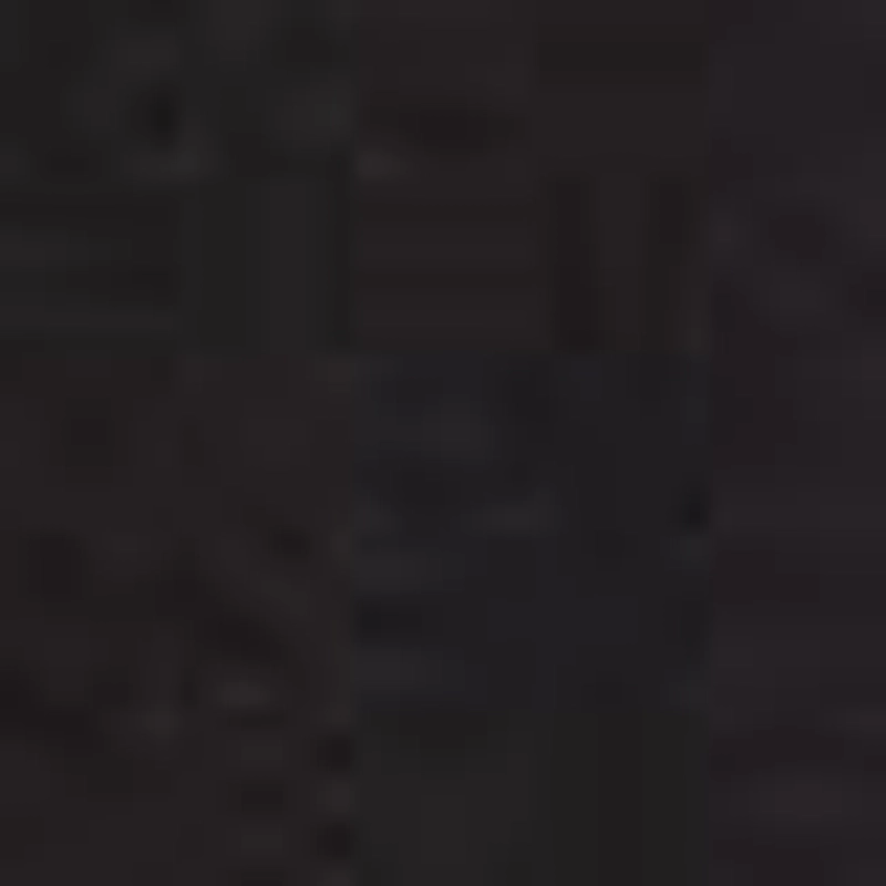 Топ с воротником-стойкой и деталями броши