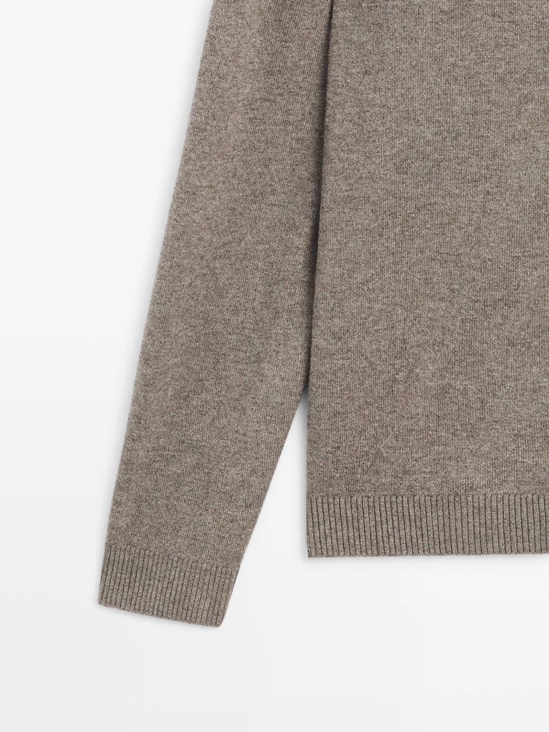 Кардиган из вязаного материала с капюшоном из шерсти