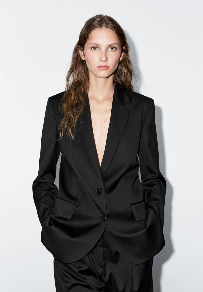 Пиджак из 100% экстра-тонкой шерсти с двумя пуговицами