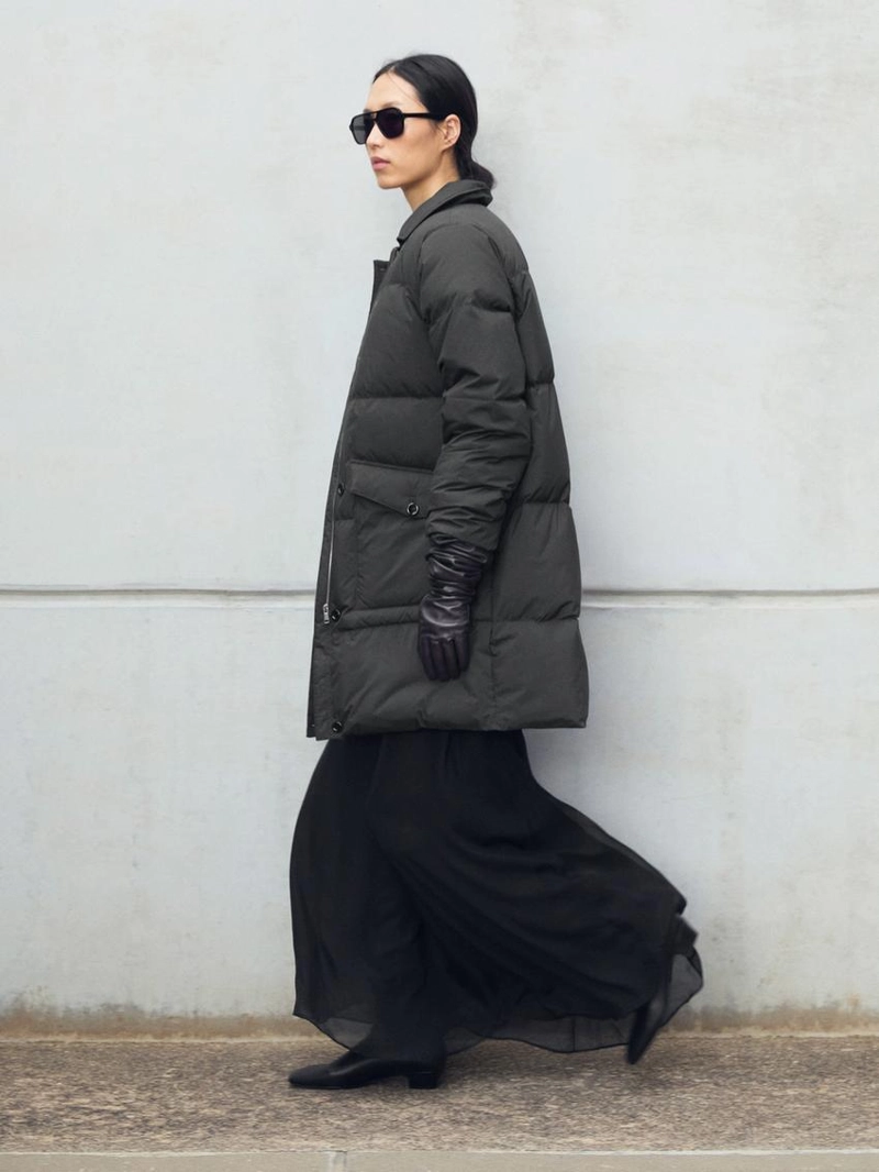 Длинный водоотталкивающий пуховик с воротником