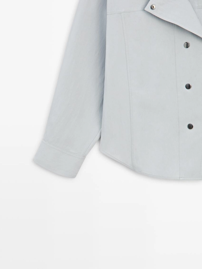 Рубашка с пуговицами и широким воротником