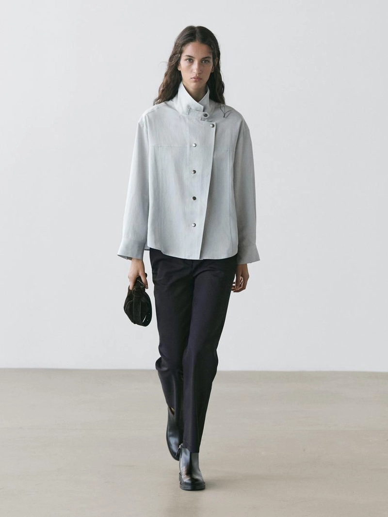 Рубашка с пуговицами и широким воротником