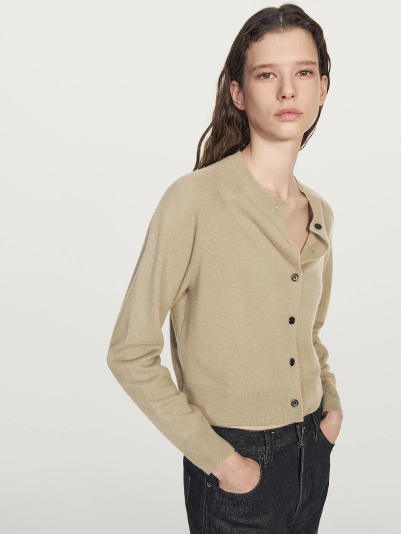 Короткий вязаный кардиган с рукавами рэглан