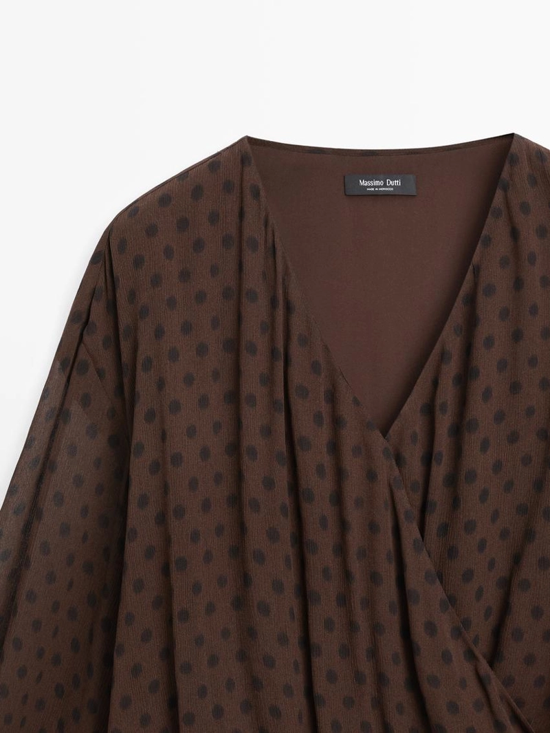 Блуза с запахом в горошек