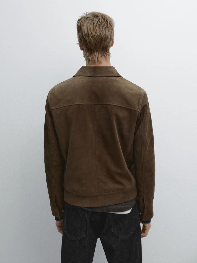 Короткая куртка из замши