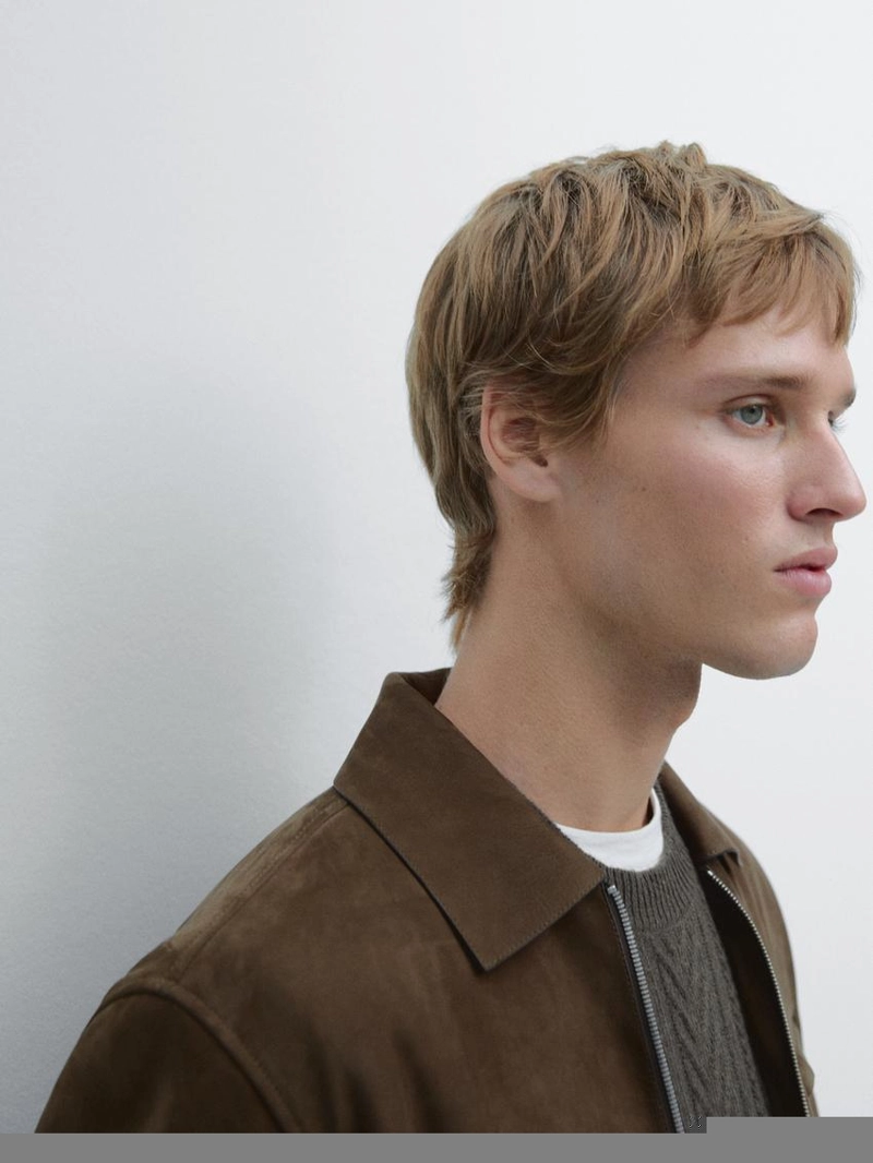 Короткая куртка из замши