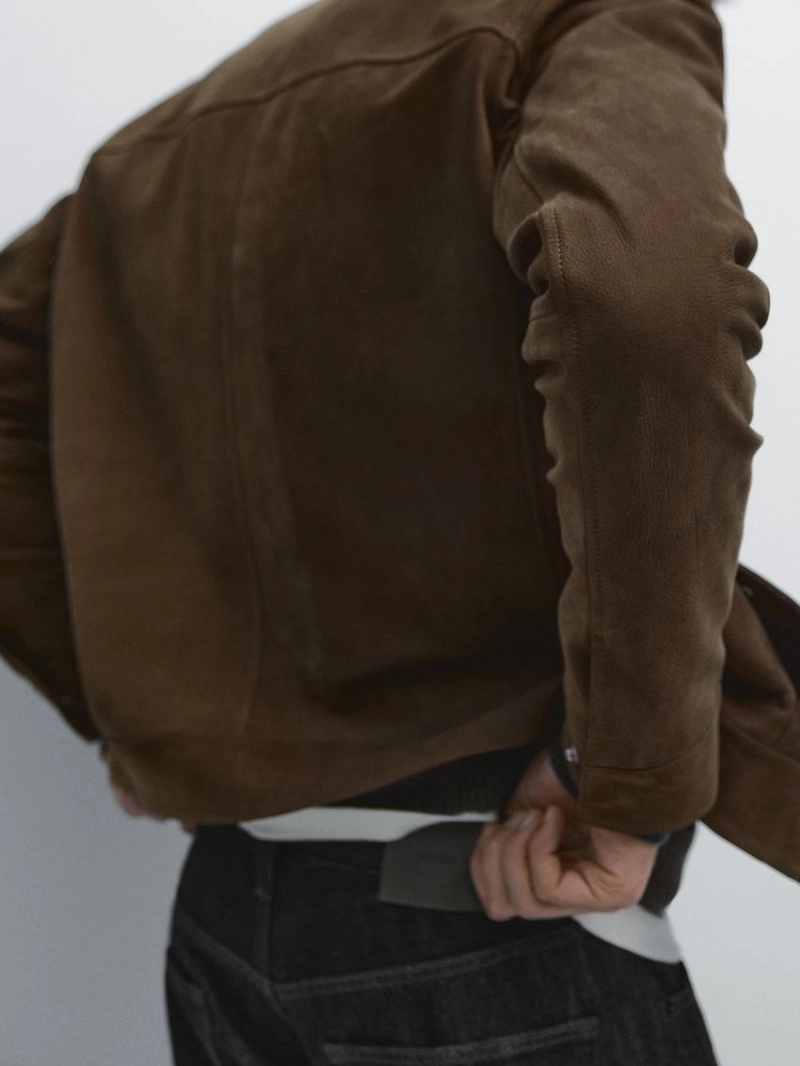 Короткая куртка из замши