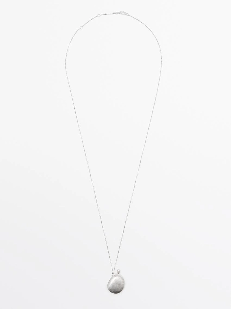 Ожерелье с металлическим подвесом