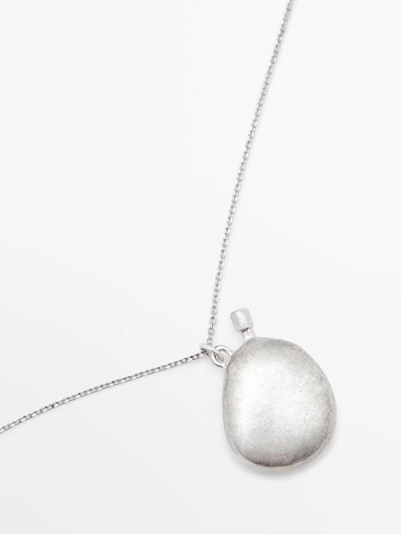 Ожерелье с металлическим подвесом