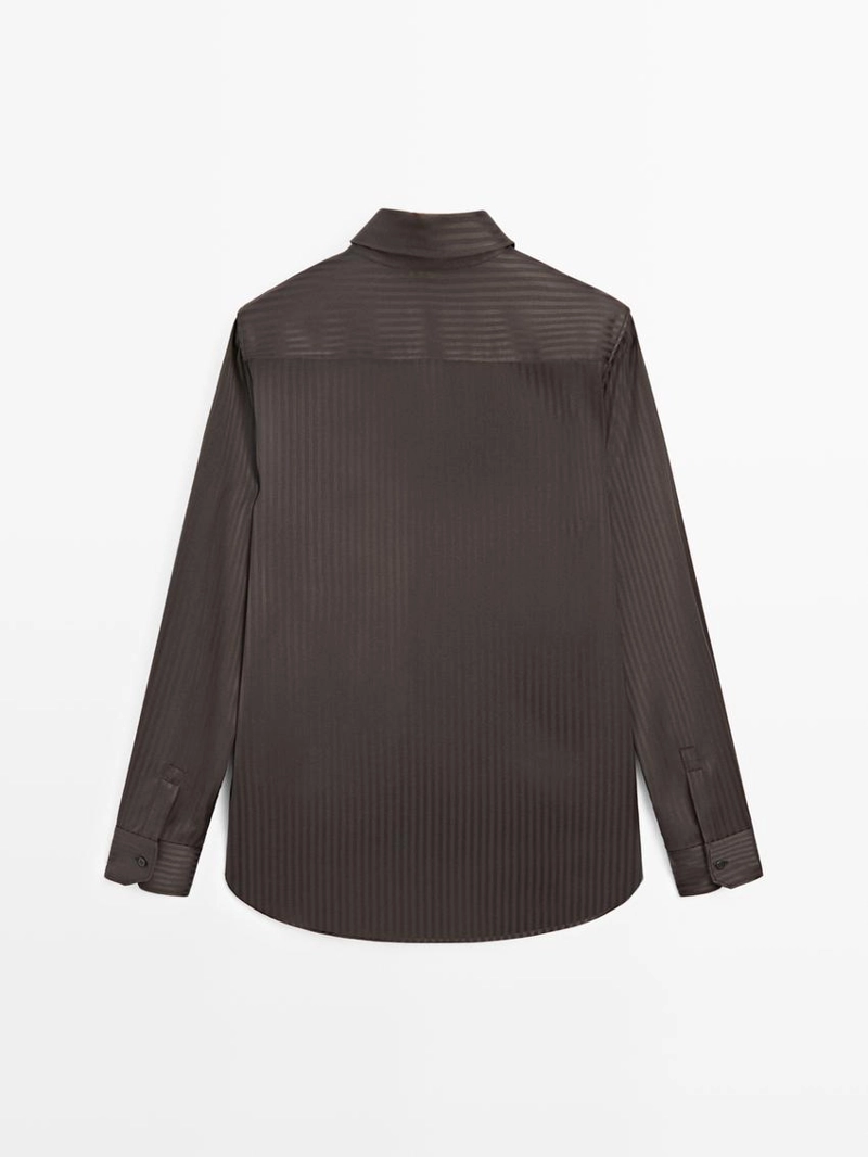 Рубашка с полосками и свободным покроем